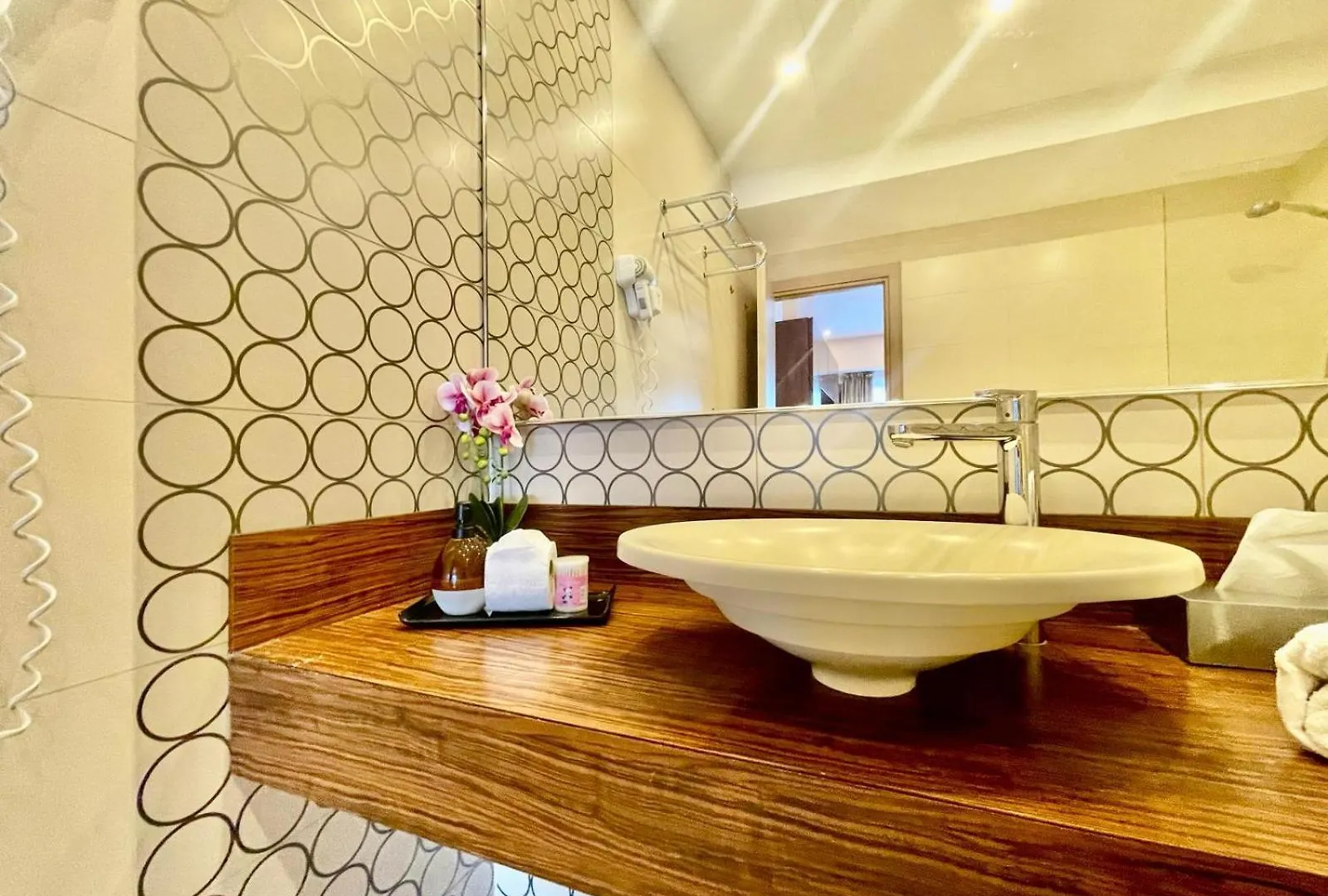 Presidential Luxury Apartments With Amazing View - Yamaluxe Bucharest Romania