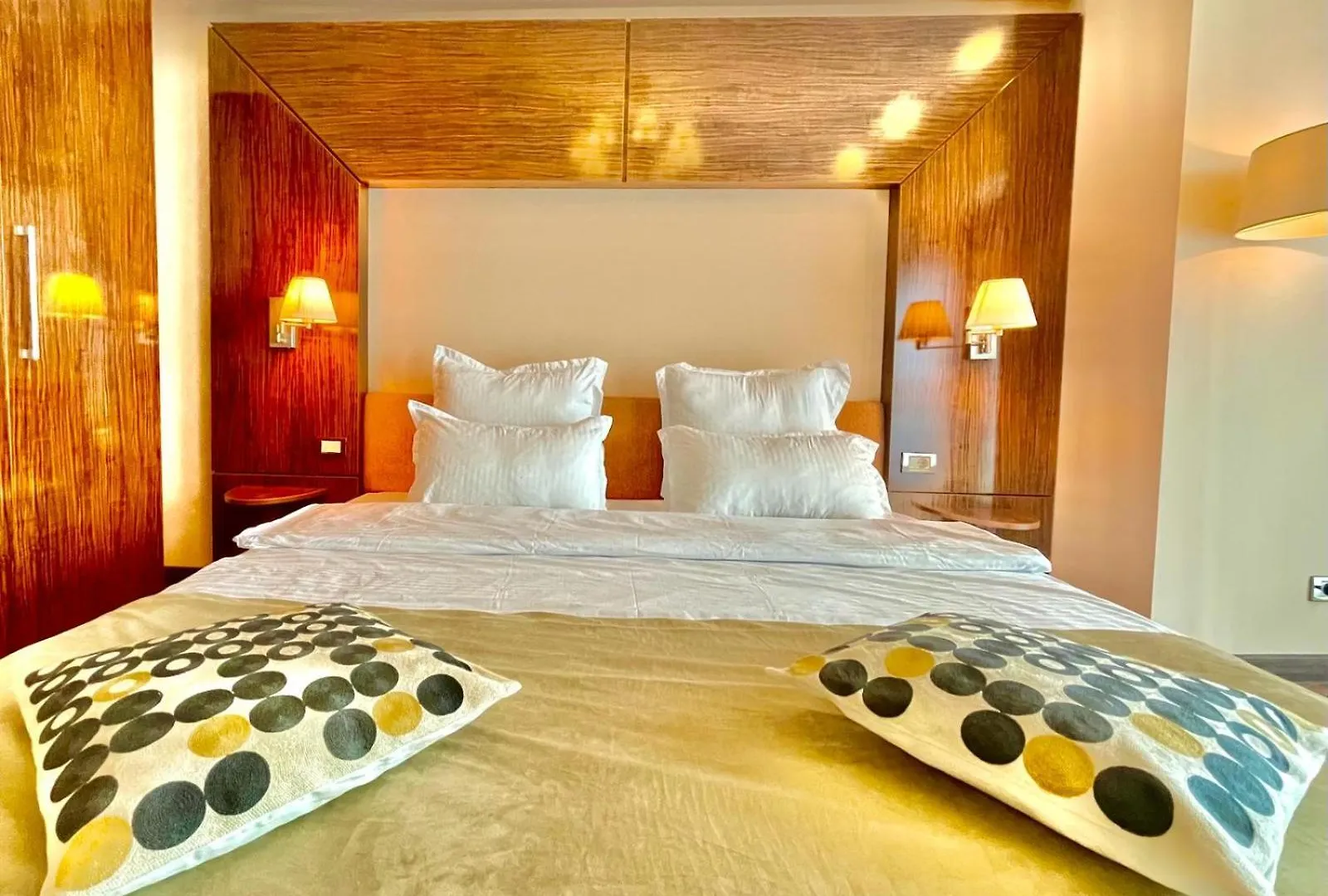 Presidential Luxury Apartments With Amazing View - Yamaluxe Bucharest