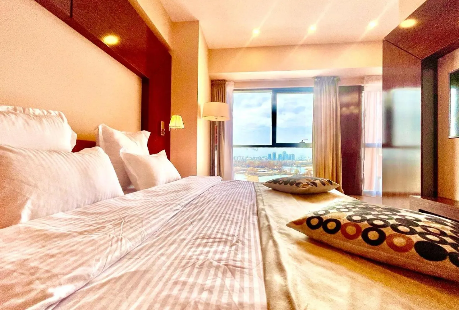 Presidential Luxury Apartments With Amazing View - Yamaluxe Bucharest